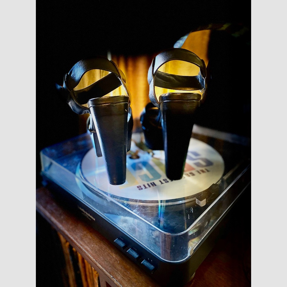 NWOT Black Faux Leather Platform Sandals - Picture 3 of 3